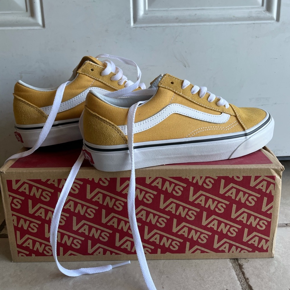 Vans Old Skool Skate Shoes (yellow/mustard)